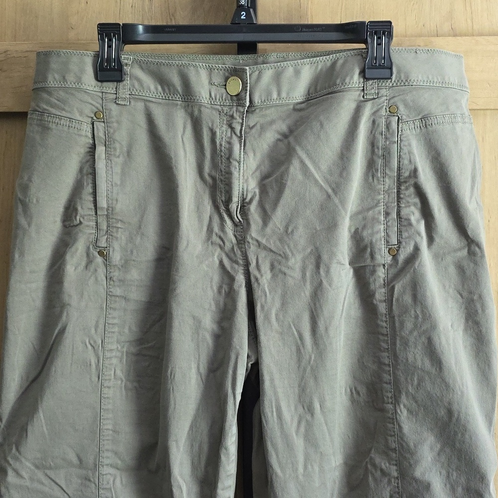 (J49) Chico's Womans Sz 25 Olive Green Casual Pants - Picture 2 of 5